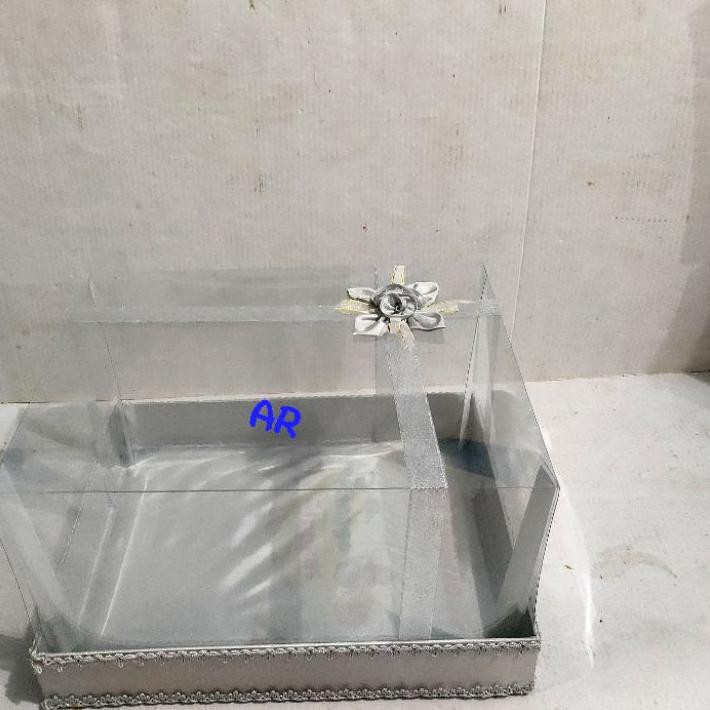 

Harga Bersahabat ✧ Kotak Hantaran Pita Mika Tinggi Silver 1 Set Isi 4Box!