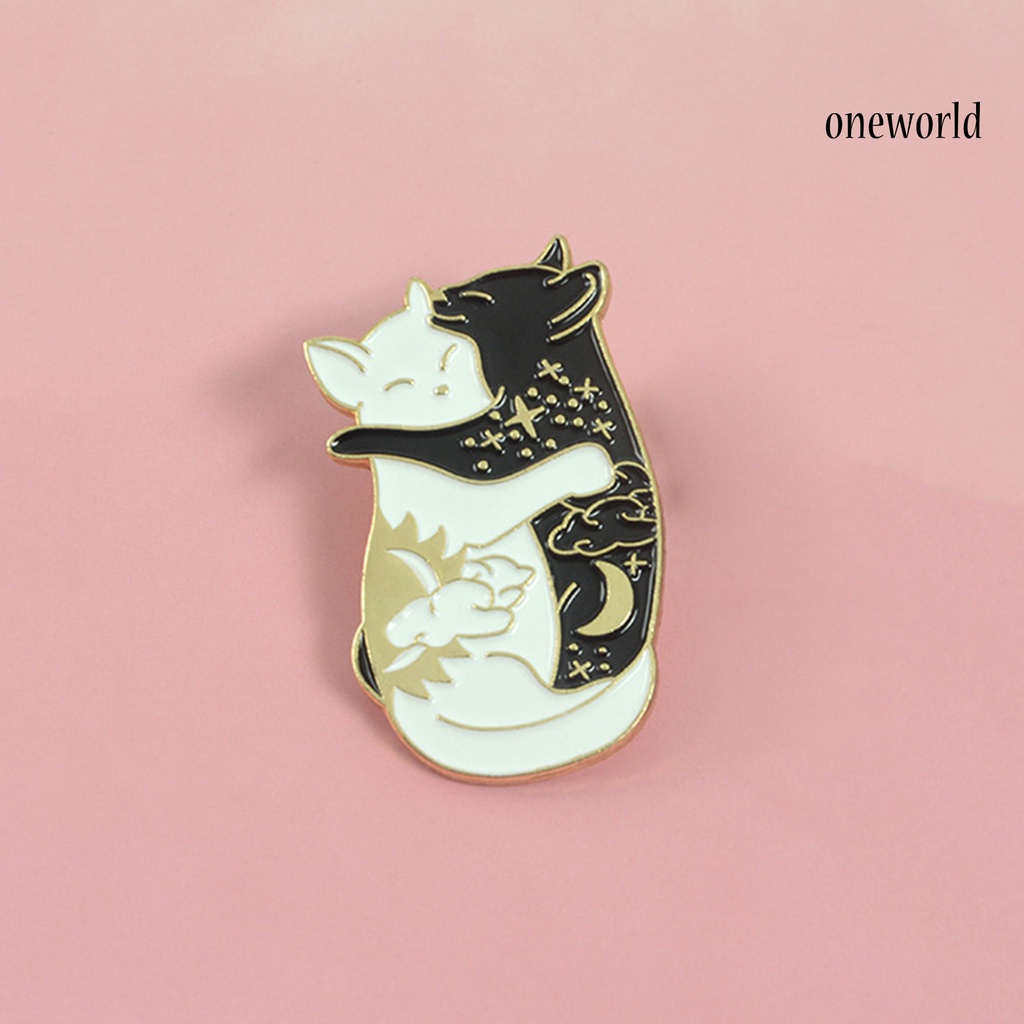 OW@ Brooch Black White Hugging Cats Enamel Alloy Denim Jacket Collar Badge Brooch Pin for Clothes Collar