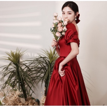 GAUN PENGANTIN SEDERHANA KOREA SATIN WARNA MERAH / PUTIH / GAUN SIMPLE KOREAN STYLE