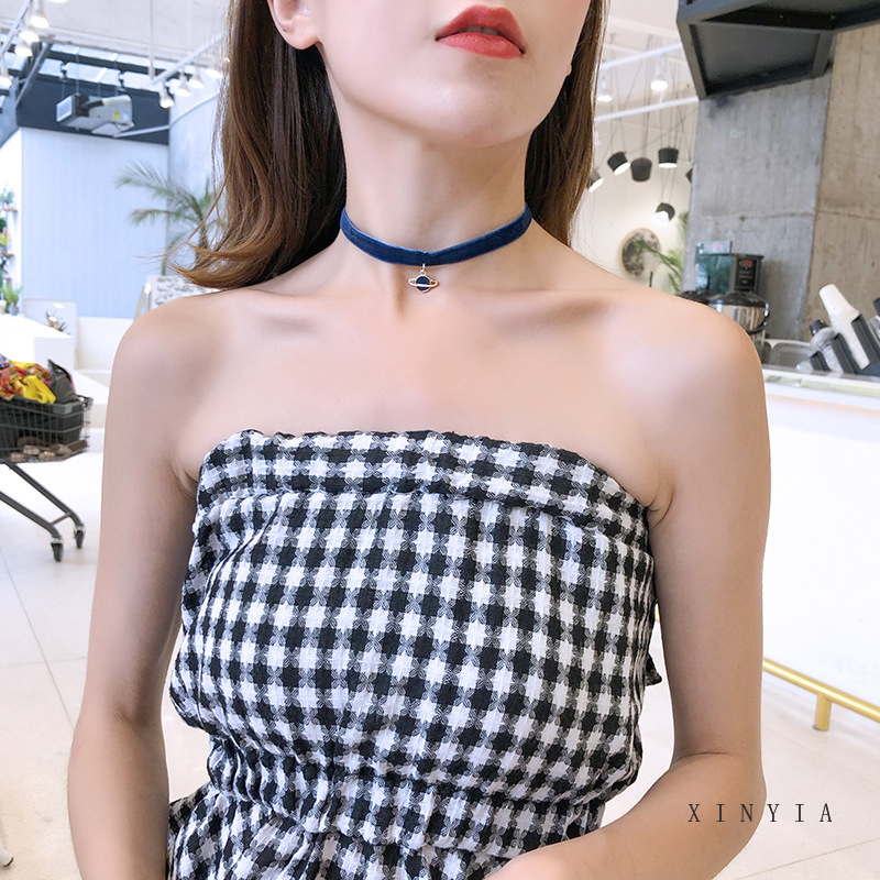 Gaya Korea Fashion Wanita Planet Beludru Kalung Rantai Klavikula Aksesoris