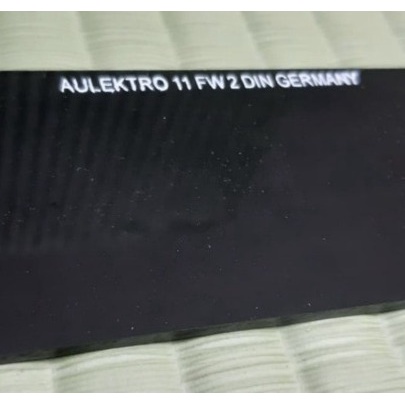 kaca las hitam din 11