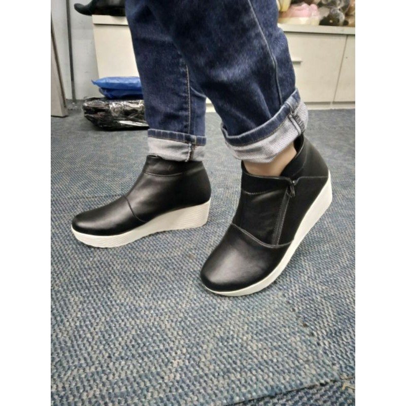 Sepatu Boots Wedges Wanita Sakuragi Etnikshoes