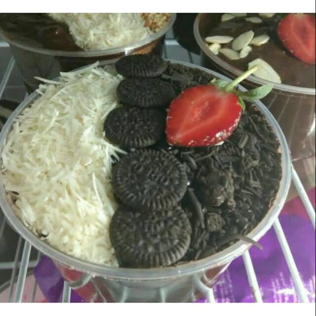 

CAKE LUMER KEJU PARUT+OREO+COKLAT PARUT 300ML (CUP)