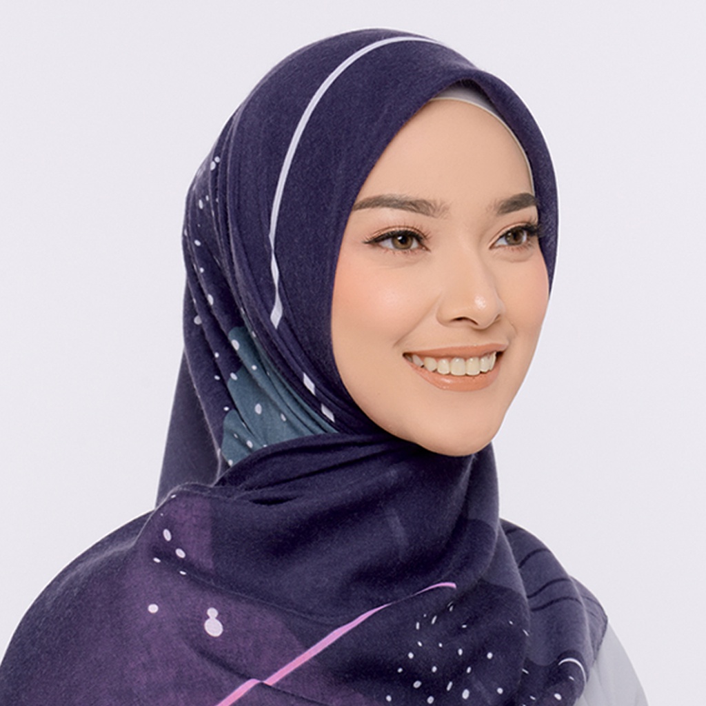 ZM Zaskia Mecca - Maura Navy Scarf Kerudung Segi Empat Wangi Water Splash