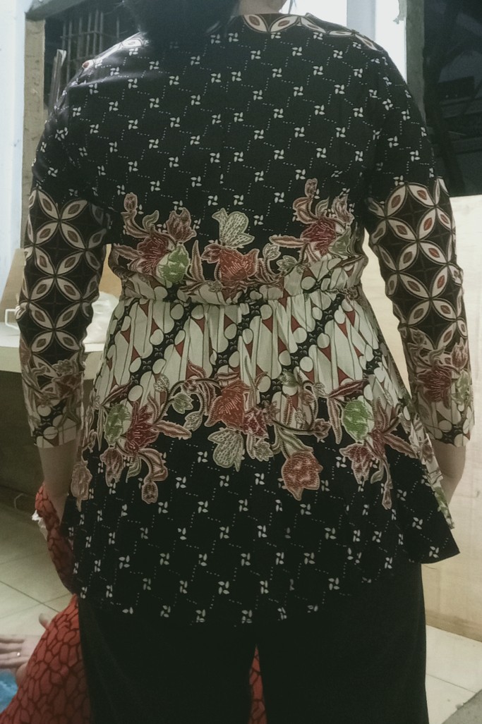 Batik Wanita - Atasan Batik 184 - 730 Nw