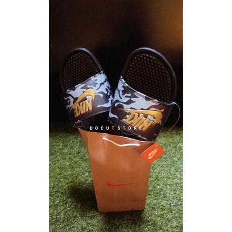 SANDAL NIKE HITAM GOLD SELOP FLIP FLOP WANITA PRIA PREMIUM