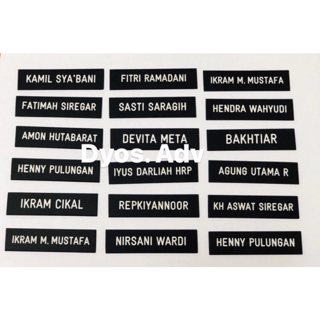 Name tag Nama dada grafir hitam dop magnet