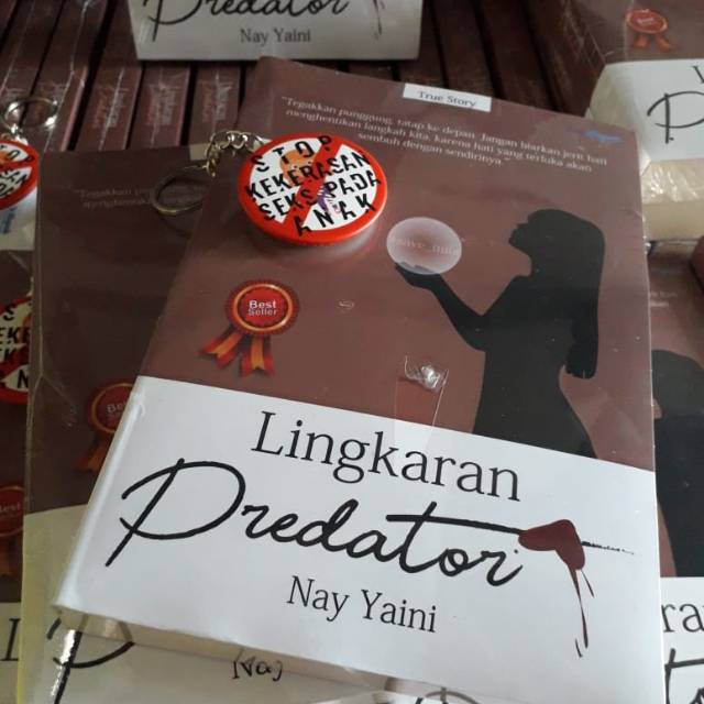 Novel "Lingkaran Predator aka. Selaput Daraku" by Nay Yaini