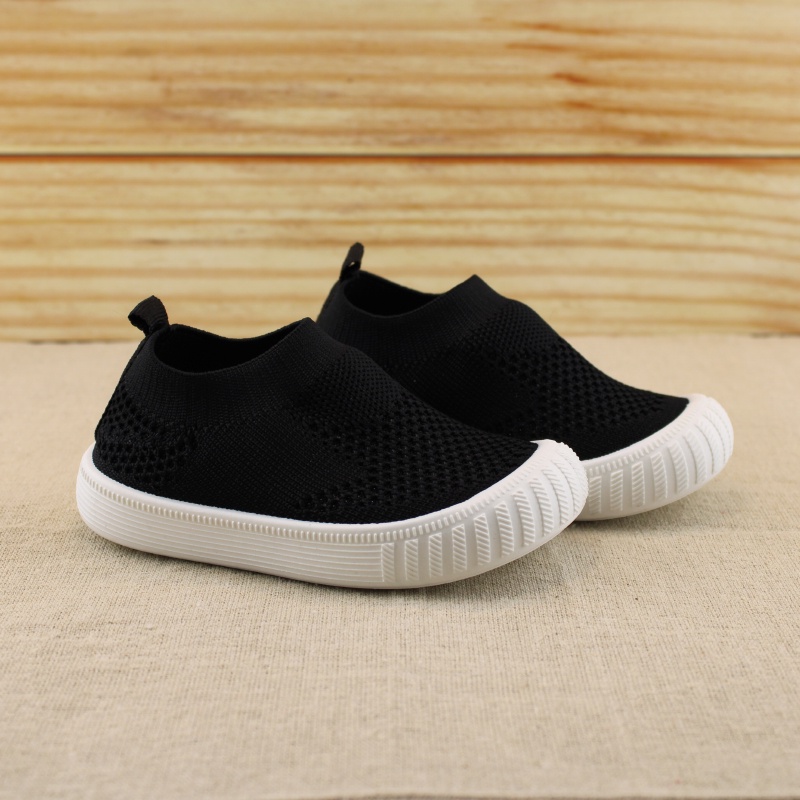 Sepatu Anak Flat Model Slip-On dengan Bahan Breathable dan Hiasan Gambar Flyknit