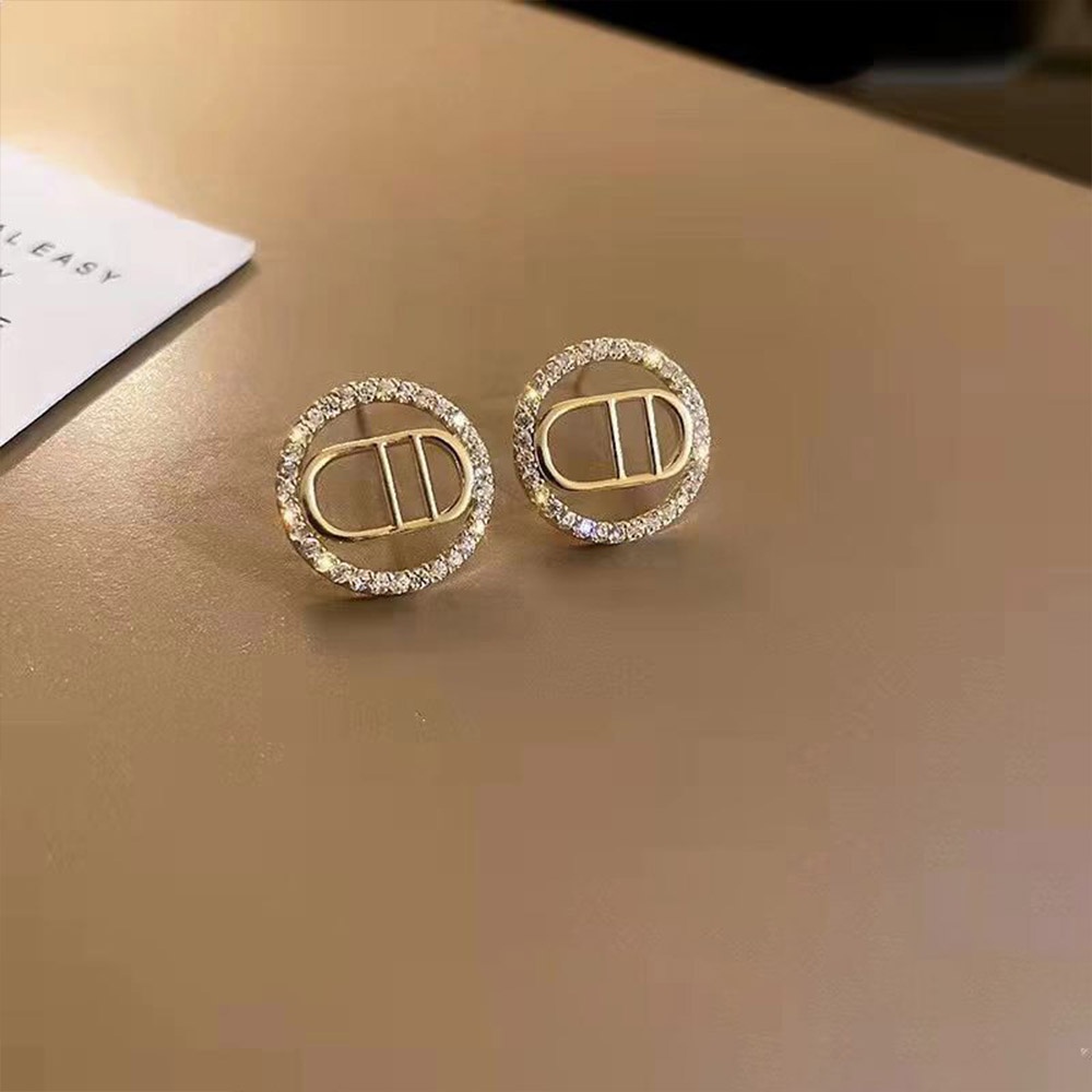 1 Pasang Anting Stud Desain Tulisan Warna Emas Untuk Wanita