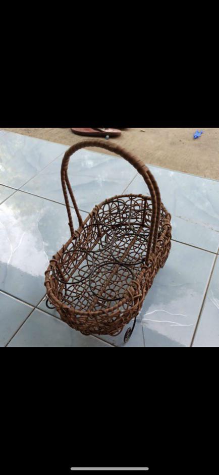 Tempat Akua Gelas Dari Rotan Isi 6 Cup - Tempat Air Mineral Bahan Rotan 6 Lubang - Tempat Aqua Mini