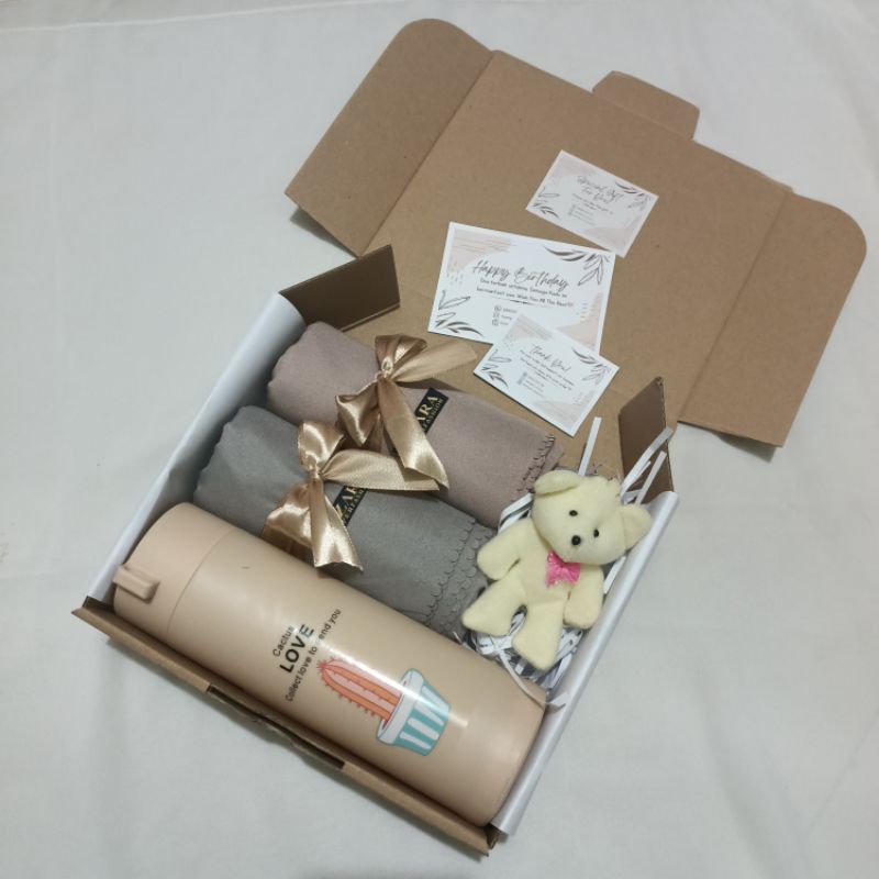 Gift Kado Box Hampers Cewek  Kado Ulang Tahun  Gift Box Cewek Hijab Segiempat Paket 2 Hijab Voal Pre