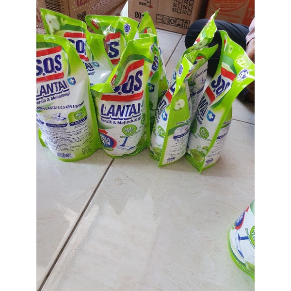 sos pembersih lantai