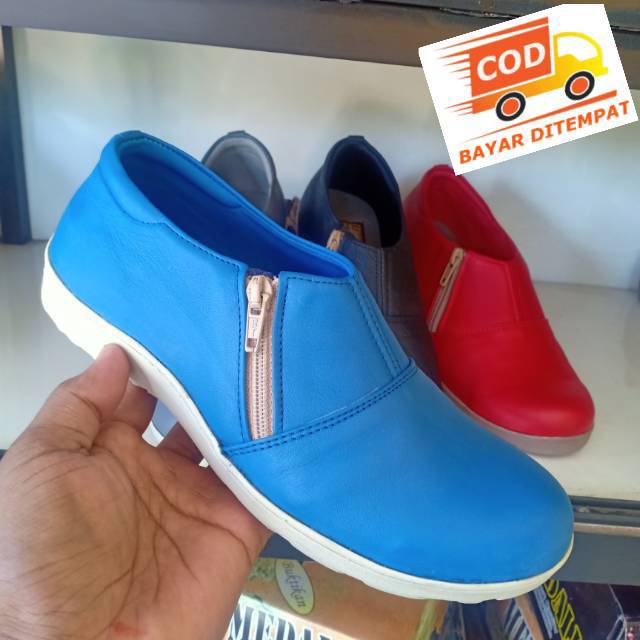 MANDIENS - Sepatu Slip On Cassual Wanita Kulit Asli Original Medali