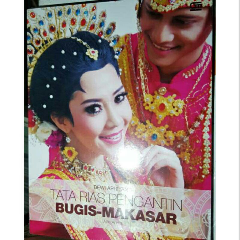 Buku Majalah Tata Rias Pengantin