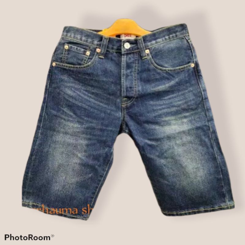 celana Levis pendek