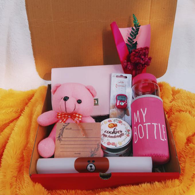 

Paket kado wanita -Am- hadiah ulang tahun/anniversary / perayaan kado - ping