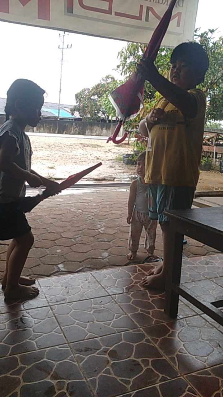 Payung Karakter Anak2 Bonus Peluit