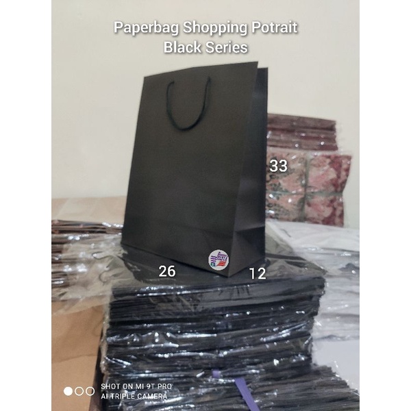 

Paper bag Shopping Potrait Black Series (26.12.33)