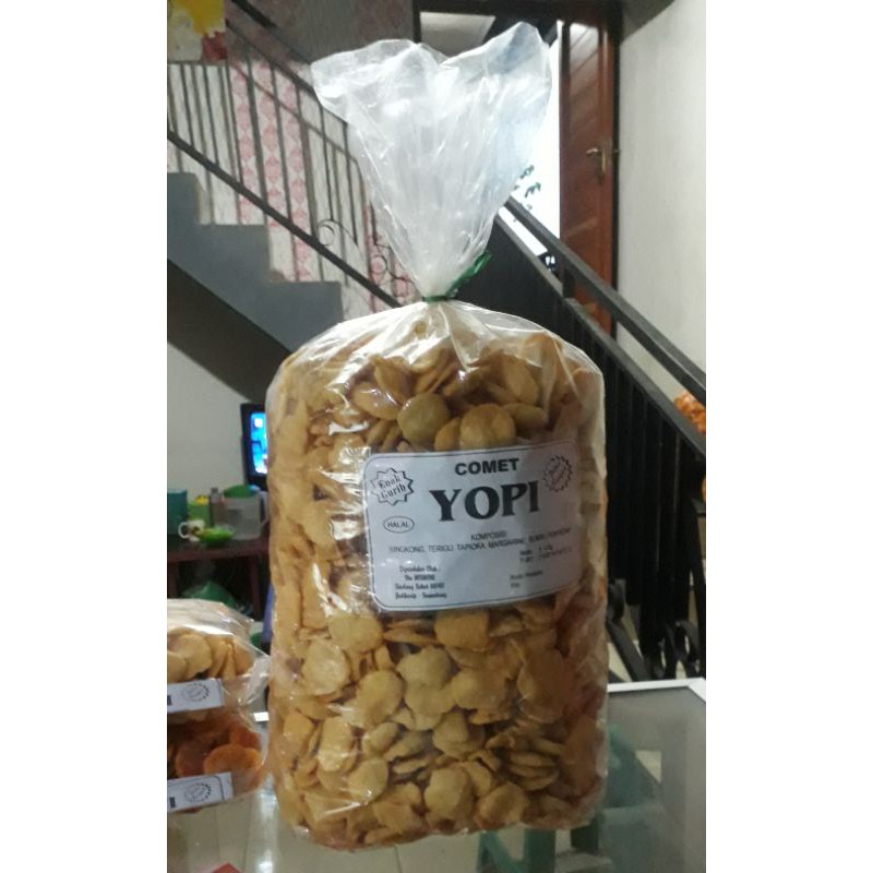 

Oleh-oleh khas Sumedang_Kripik Singkong (Comet) per Kg