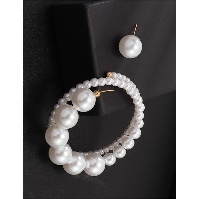 LRC Anting Tusuk Fashion White Ring Pearl Earrings D12511