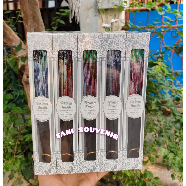 Souvenir Kipas Spanyol Hitam Kemasan Box