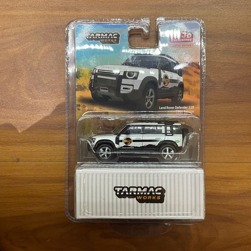 TARMAC LAND ROVER DEFENDER 110 TREK EDITION W/RACK