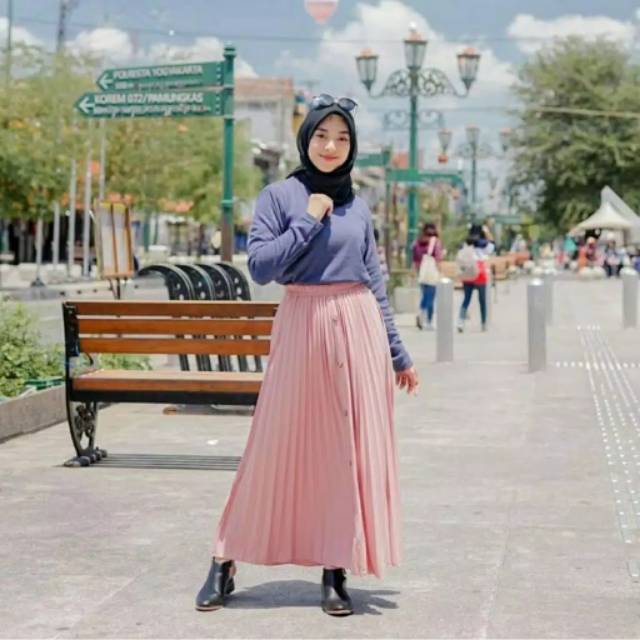 Emte Rok Plisket Kancing Pleated Skirt