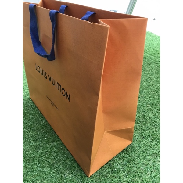

Louis Vuitton paperbag authentic