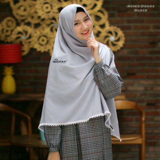 KERUDUNG SEGI EMPAT 130X130 BAHAN WOLFIS SQUARE Jumbo