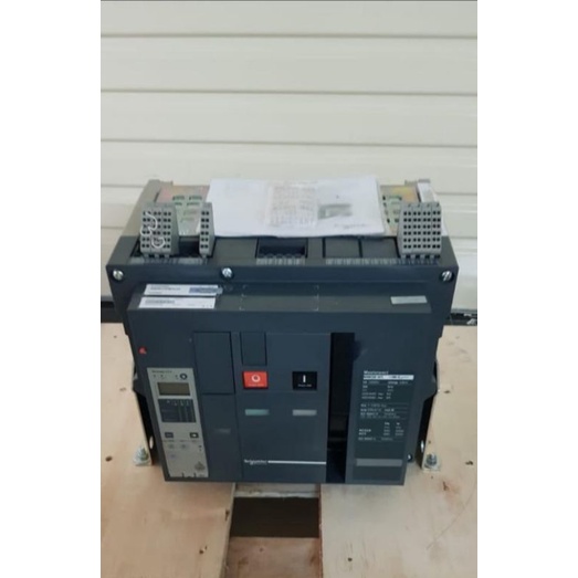 SCHNEIDER ACB NW10 3P 1000A MANUAL 65KA MICROLOGIC 2.0E