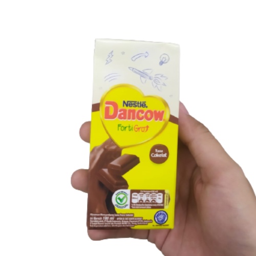 

Susu Kotak Dancow FortiGro UHT Coklat 180ml Nestle Minuman Kemasan