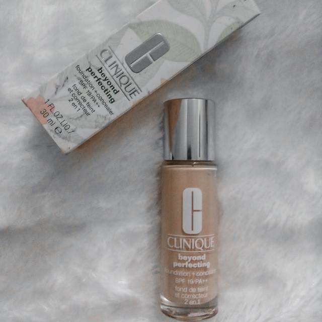 Clinique Beyond Perfecting - Foundation + Concelaer