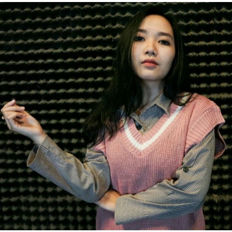 Preloved Vest / Rompi rajut ( Brand : Stradivarius )