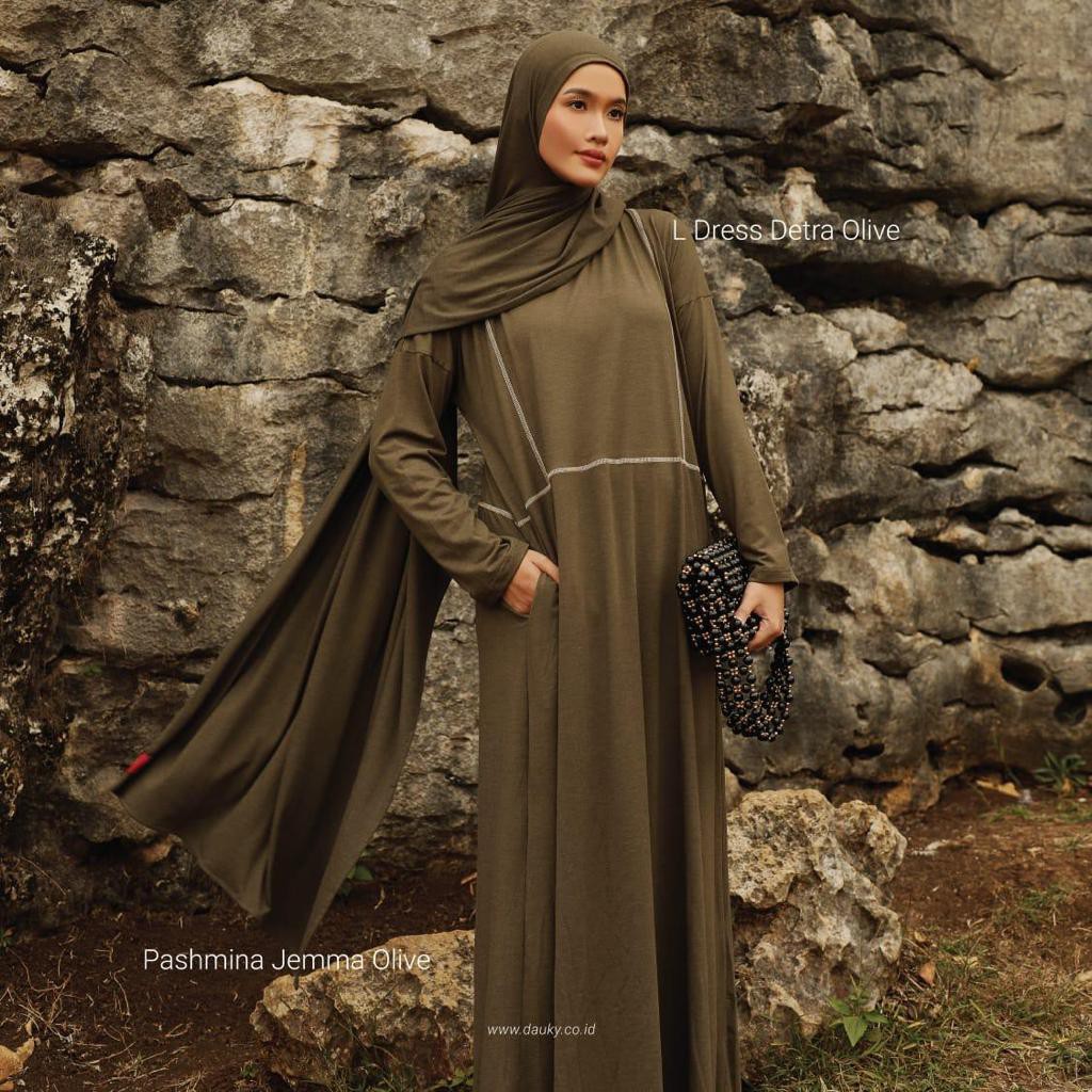 DAUKY X ANA OCTARINA - L DRESS DETRA