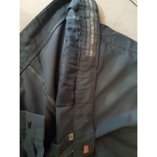 preloved#celanaSMA .Hitam.sekolah.merk.SERAGAM.size40