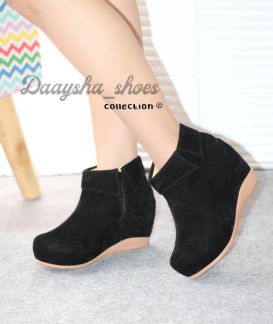 Sepatu boots wedges bkr 12