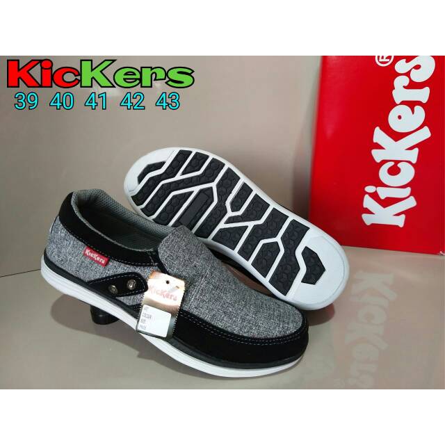 Sepatu slip on cowok kickers (1)