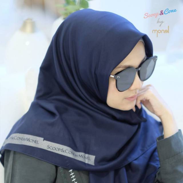 Hijab Monel Glitter Series Sablon / Scarf Segi Empat / ScoopandCone
