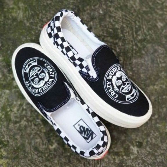 MEGA SALE 9.9 Vans Slip On Crazy World. Grade Original