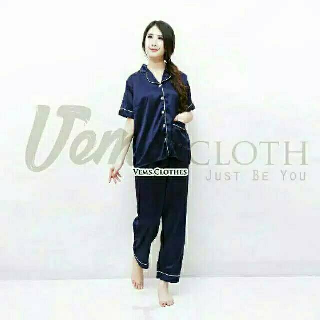 Piyama satin navy setelan lengan pendek