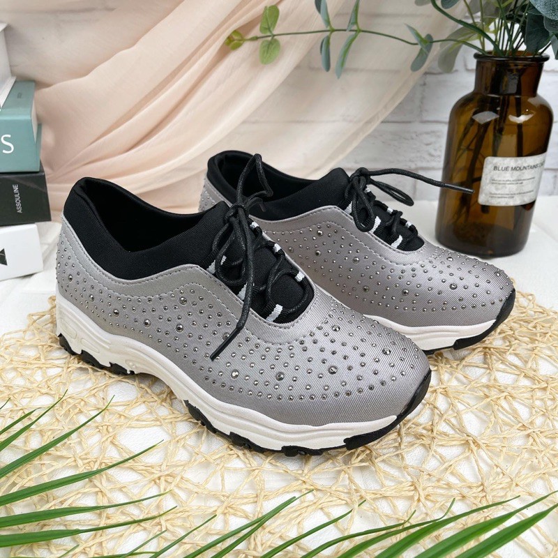 sneakers cb25 wanita import