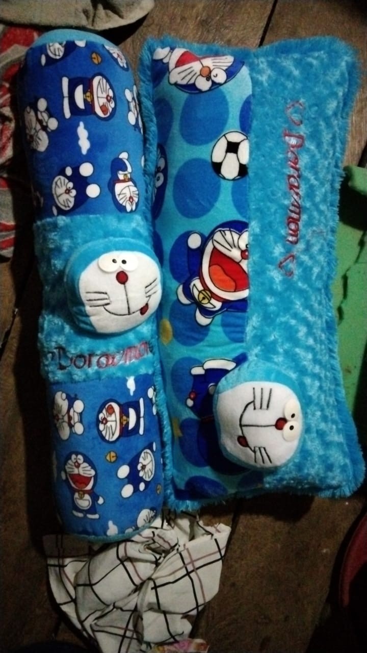 Bantal Cinta Sepasang Karakter Doraemon