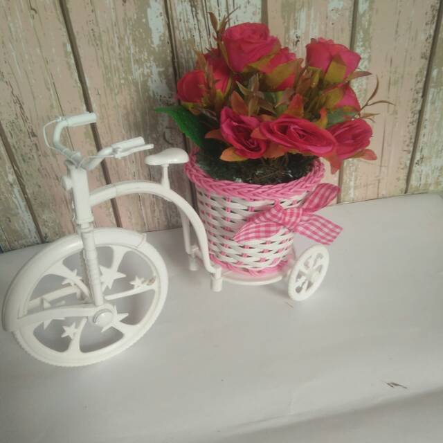 Bunga plastik /palsu dan sepeda pajangan/dekorasi
