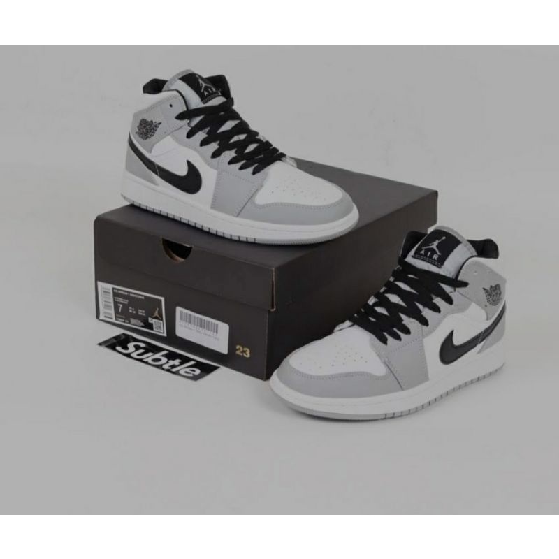 Sepatu NIKE AIR Jordan 1 mid