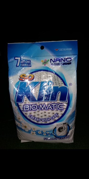 Soklin Deterjen Bubuk Bio-matic Bukaan Depan 1kg