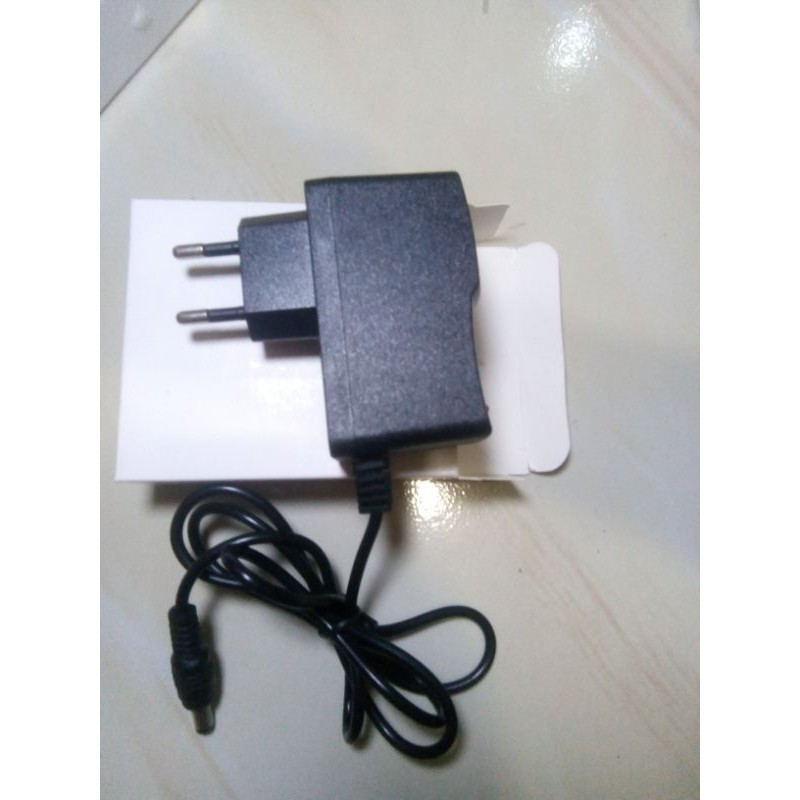 Adaptor 12v 1A