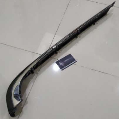 Original Bmw E38 735 740 750 List Cover Bemper Belakang Kiri 8125411