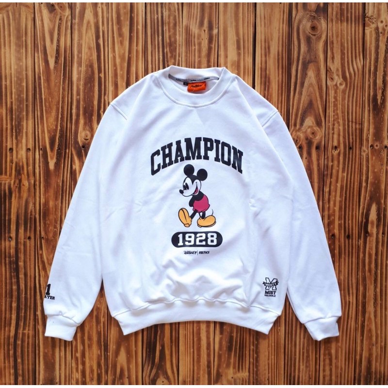 SB135// Crewneck Feltics x Champion Disney