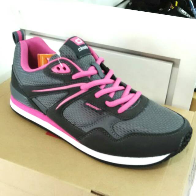 Sepatu joging wanita DESLE JULIA
